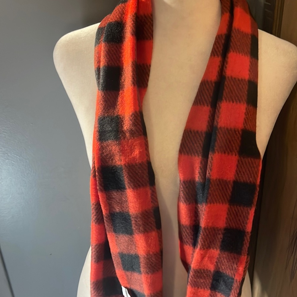 5/$10. Unisex fleece scarf